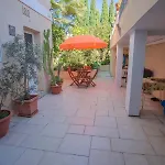 Flatlet With Pool - Free Parking And Wifi Apartman