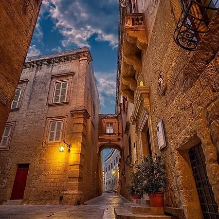 Apartament Flatlet With Pool - Free Parking And Wifi