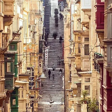 Flatlet With Pool - Free Parking And Wifi Apartamento