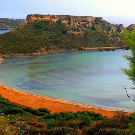 Flatlet With Pool - Free Parking And Wifi *