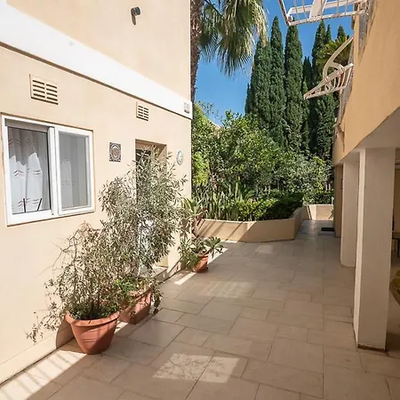 Flatlet With Pool - Free Parking And Wifi * Lija