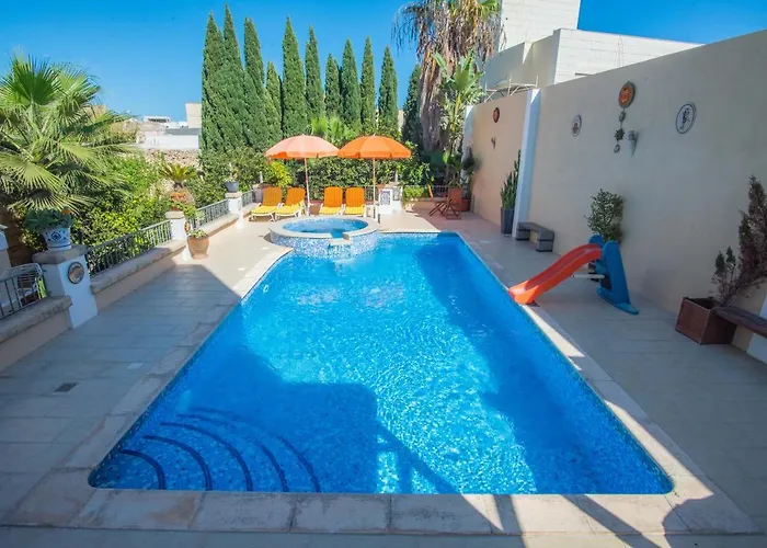 Flatlet With Pool - Free Parking And Wifi Apartament