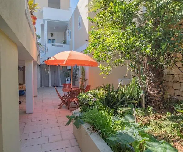 Flatlet With Pool - Free Parking And Wifi Apartament *