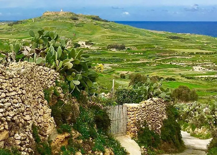 Apartament Flatlet With Pool - Free Parking And Wifi *