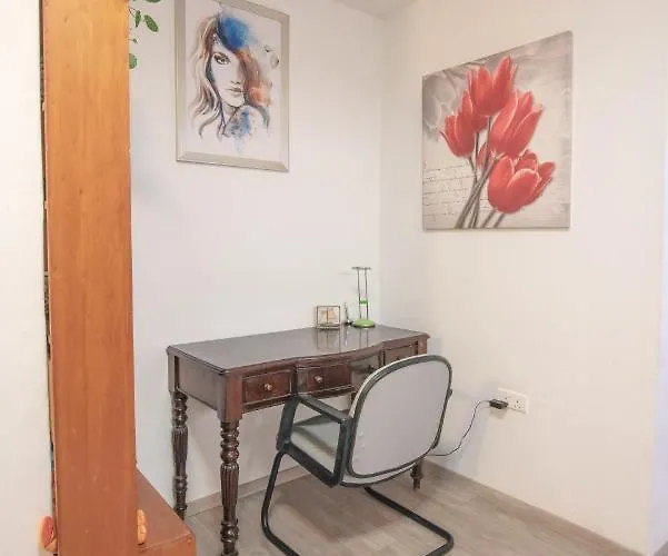 Flatlet With Pool - Free Parking And Wifi Apartament *